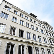 Frontalansicht des Wohnhauses in der Budapester Straße 52 in Hamburg